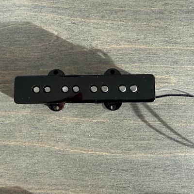Fender V-Mod II Jazz Bass pickups image 3