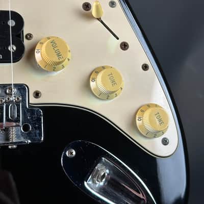Used Squier Stratocaster HSS Black w/case TSU25011 image 5
