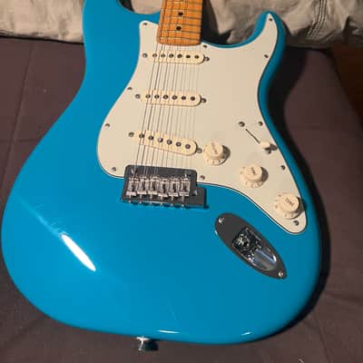 Fender American Professional II Stratocaster Miami Blue with Maple Fretboard image 2