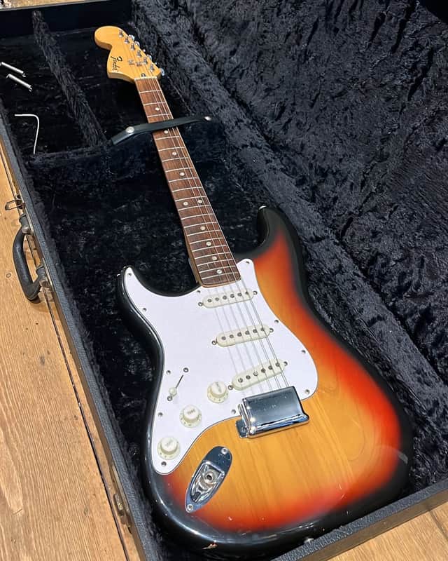 Fender Stratocaster Left-Handed with 3-Bolt Neck, Rosewood Fretboard 1971 - 1977 - Sunburst image 1