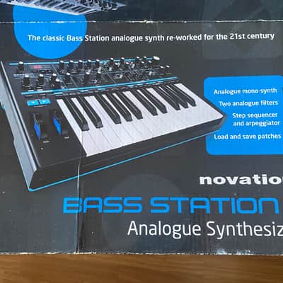 Novation Bass Station II 25-Key Monophonic Synthesizer 2013 - Present - Black image 5