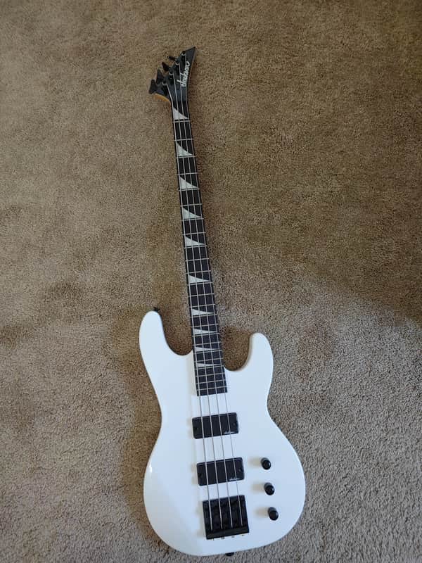 Jackson JS Series JS2 Concert Bass with Amaranth Fretboard