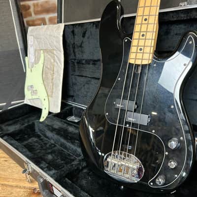 Lakland Skyline Series 44-64 Black Gloss 2006 Electric Bass image 17