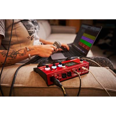 Boss VE-22 Vocal Perfromer Vocal Harmonizer Effects and Looper Pedal image 6