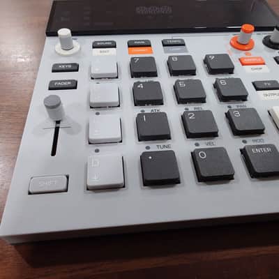 Teenage Engineering EP–133 K.O. II sampler with soft bag image 4