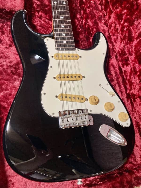 HISTORY TH-VS1 Black Stratocaster Model Made in Japan Fujigen 2007 Used image 1