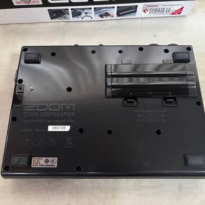 Zoom R8 8-Track Digital Recorder/Interface/Controller/Sampler w/ box image 4
