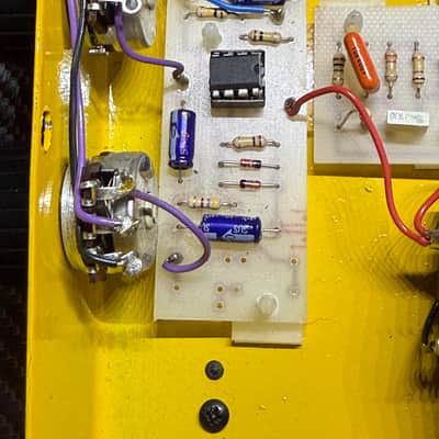Colorsound Wah-Fuzz-Swell 1990s, United Kingdom - Yellow, Runs on Motorola BCI-84-LC-M728 Transistor image 17