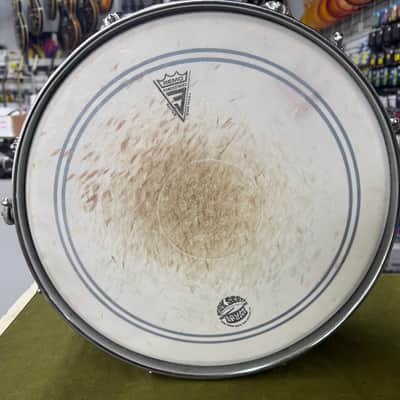 Ludwig No. 900 Super Classic 5.5x14" 8-Lug Snare Drum with P-87 Strainer, Keystone Badge 1960s - white marine pearl image 5