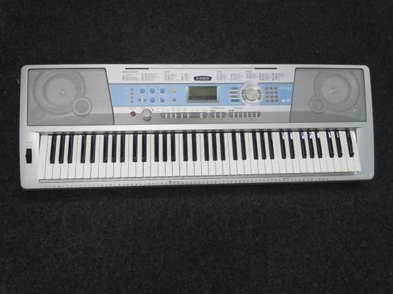 Yamaha Keyboard Portable Grand Piano DGX 200 Synthesizer MIDI image 1