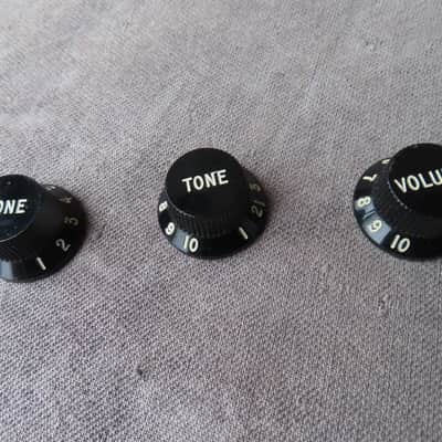 FENDER  STRATOCASTER 1975-81 BLACK KNOB SET ORIGINAL VINTAGE NICE!