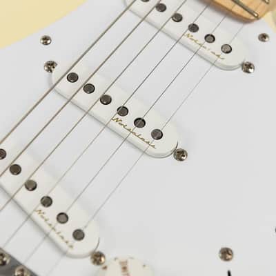 Fender Eric Clapton Stratocaster Maple Fingerboard White Pre Owned 2021 - Maple Fingerboard White image 5