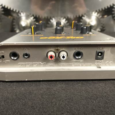Zoom GM-200 Guitar Amp Modeler image 4