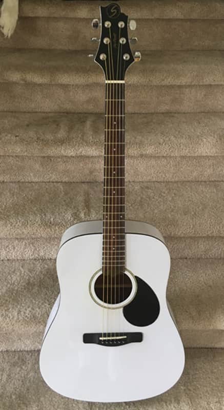 Greg Bennett D1 'Pearl White' Acoustic Dreadnought Guitar w/Gigbag