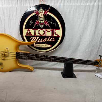 Hondo II Professional Longhorn 4-string Bass with Case Vintage image 2