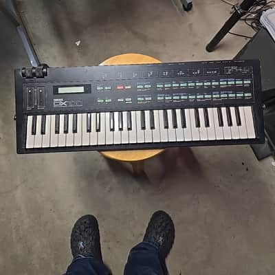 Yamaha DX100 Programmable Algorithm Synthesizer 1985 - Black As Is