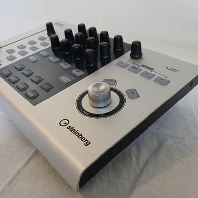 Steinberg CC121 Desktop Controller with Motorized Fader image 11
