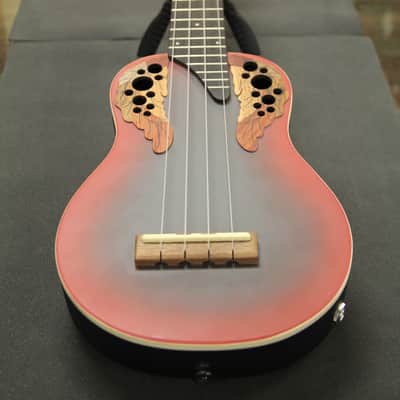 Applause by Ovation UAE20-A2  Red Burst Soprano Ukulele imagen 1