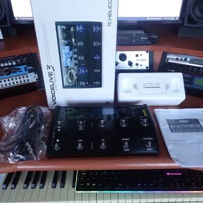 TC Helicon VoiceLive 3 Extreme Vocal Effects Processor 2025 - Black image 1