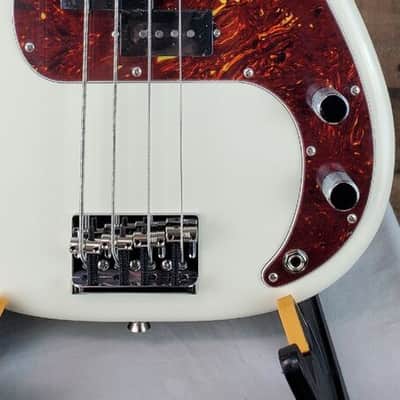 Fender Am Pro II Precision Bass, Olympic White, w/Hard Case, Free Ship, 548 image 8