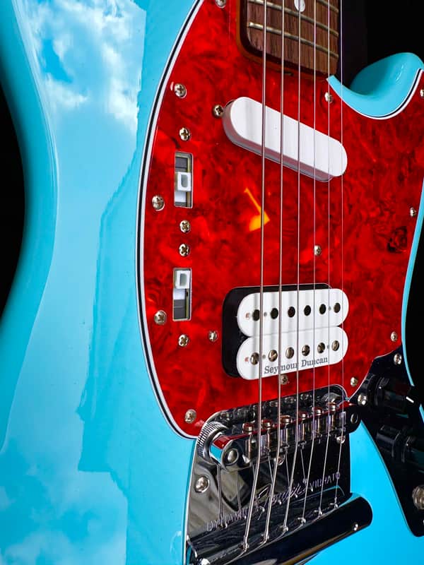 ギター Fender Japan Mustang MG  Cobain The guitar Kurt Cobain played at Nirvana's last show is up for