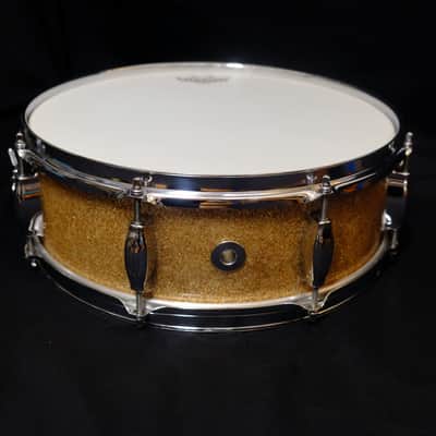Camco Tuxedo Studio Model 14" x 5" snare drum 1960's - Champagne Sparkle image 4