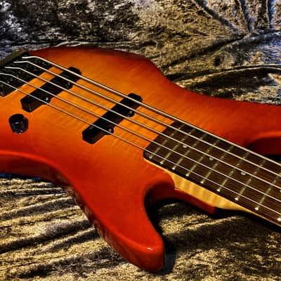 Guild SB605 1985 Sunburst Flame Maple Guild Pilot Bass USA Built Guild Acoustics 5 String Electric image 7