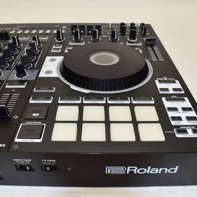 Roland DJ-808 4-Deck Serato DJ Controller image 8