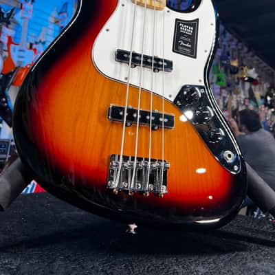 Fender Player Jazz Bass - 3-Tone Sunburst with Maple Fingerboard Authorized Deal! 526 FREE PLEK! image 5
