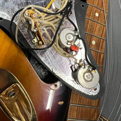1992 Fender Stevie Ray Vaughan Stratocaster with Pau Ferro Fretboard - 3-Color Sunburst image 20