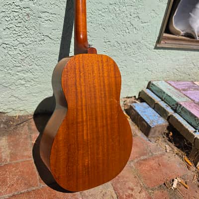 Harmony Baritone Ukelele 1950-1960s (Not certain) - Solid brown light gloss mahagony natural image 4