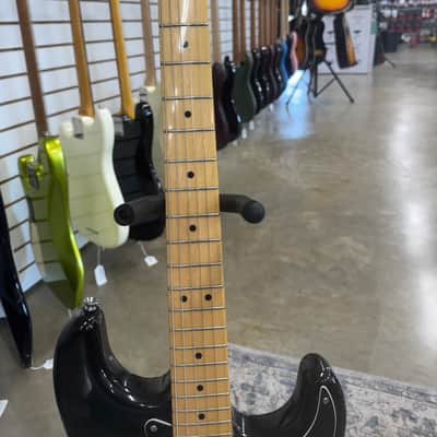 Squier Vintage Modified Stratocaster - Black - Used image 3