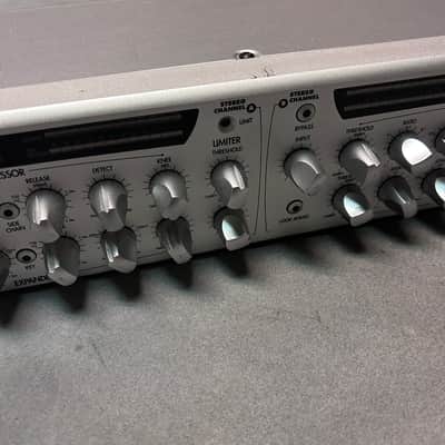 Alesis CLX-440 Dual Channel Compressor/Expander/Limiter image 3