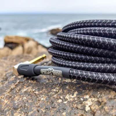 Pig Hog PCH20BKR "Black Woven" Instrument Cable, 20ft Right Angle image 2