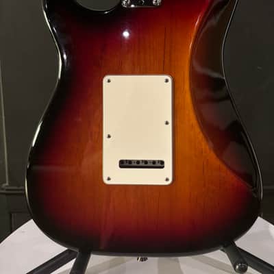 Fender American Standard Stratocaster with Rosewood Fretboard 2015  - 3-Color Sunburst image 5