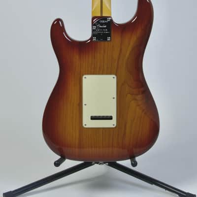 Fender American Professional II Stratocaster with Maple Fretboard - Sienna Burst image 7
