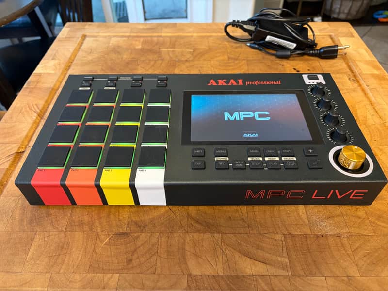 Akai MPC Live Standalone Sampler / Sequencer 2017 - 2020 - Black image 1