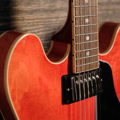 Used Gibson 2024 ES-335 Semi-Hollow Guitar - Watermelon w/OHSC image 5