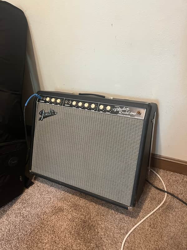 Fender "Custom" Vibrolux Reverb 40-Watt 2x10" Guitar Combo 1996 - 2013 - Black image 1