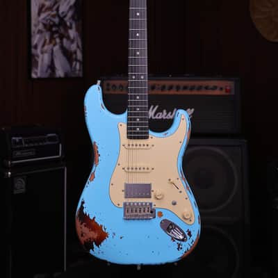 Dhatarattha HSS Strat-Style – Surf Blue Over Sunburst Nitro Relic image 3