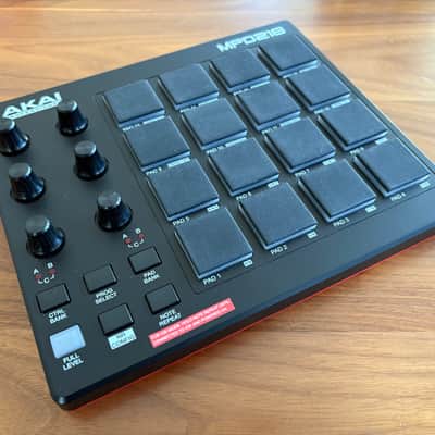 Akai MPD218 Drum Pad Controller - Black image 3