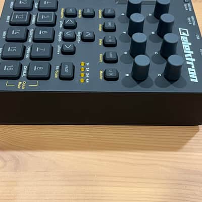 Elektron Digitakt 2017-2024 - Black - With 12V USB Ripcord image 4