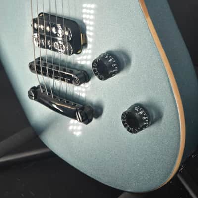 EVH Wolfgang® Standard T.O.M., Baked Maple Fingerboard, Sea Foam Pearl Metallic image 4