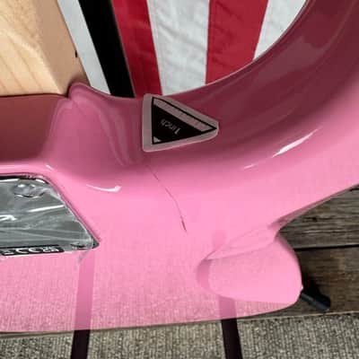 Squier Sonic Stratocaster HT H - Flash Pink image 9