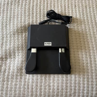 Ensoniq SW-10 Dual Foot Switch image 1