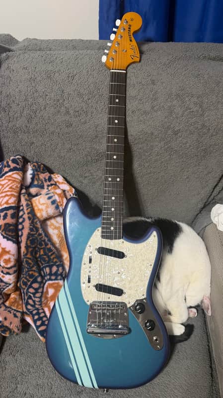 Fender Vintera II '70s Competition Mustang with Rosewood Fretboard 2023 - Present - Competition Burgundy