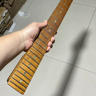 AAAA Round end stainless steel 22 frets roasted flame Maple guitar neck 25.5inch hole 10mm image 2
