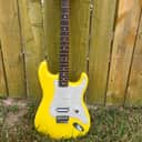 Fender Limited Edition Tom DeLonge Signature Stratocaster 2023 - Graffiti Yellow