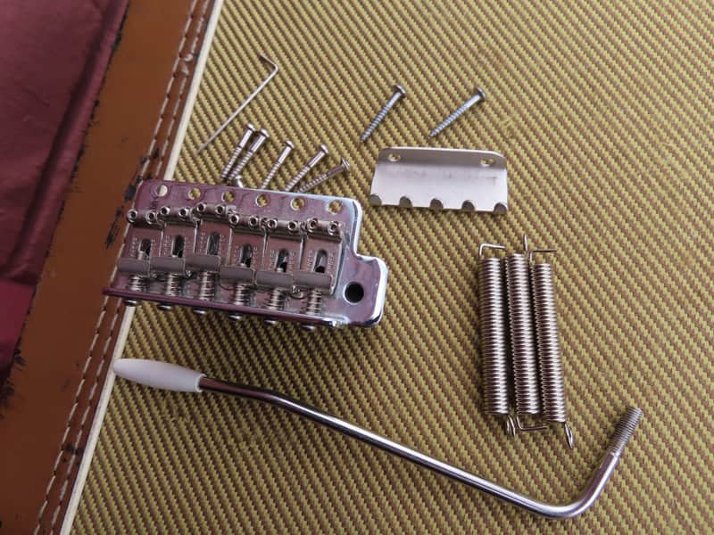 FENDER STRATOCASTER JAPAN 1980's 90's VINTAGE 57-62 REISSUE BRIDGE VIBRATO SYSTEM COMPLETE CLEAN image 1