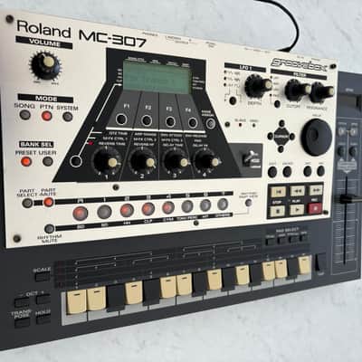 Roland MC-307 Groovebox 2000s - Silver and Black